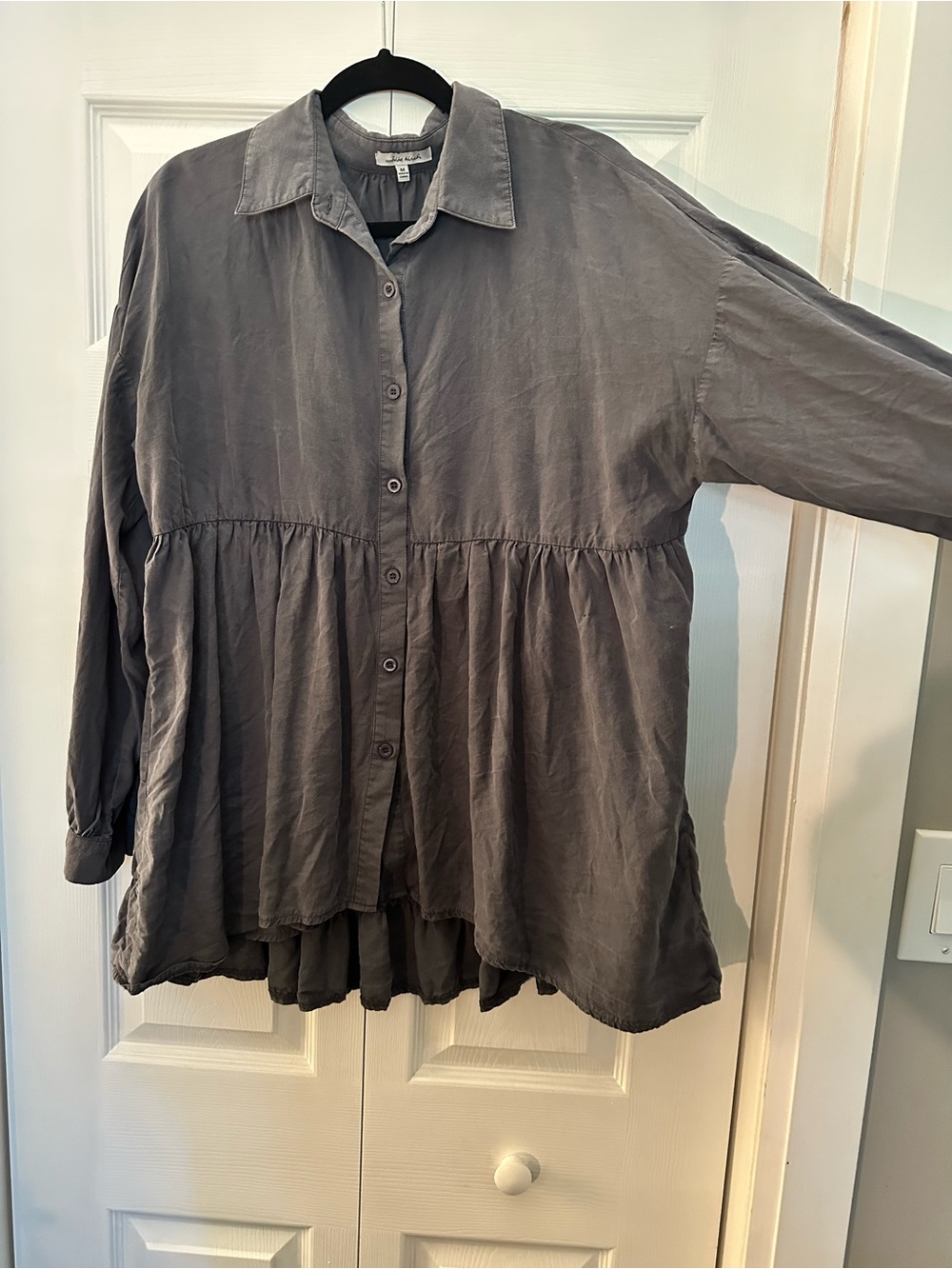 white birch Charcoal Gray Button-Front Peplum Blouse